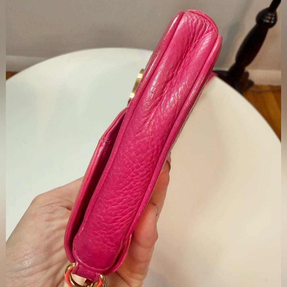 Tory Burch Magenta Pink Leather Amanda Crossbody Bag EUC - Picture 10 of 16